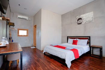 RedDoorz Syariah near Lombok Epicentrum Mall