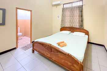 Hotel Shanty Mitra RedDoorz