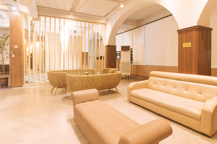 RedDoorz Premium @ Regency Sunset Hotel