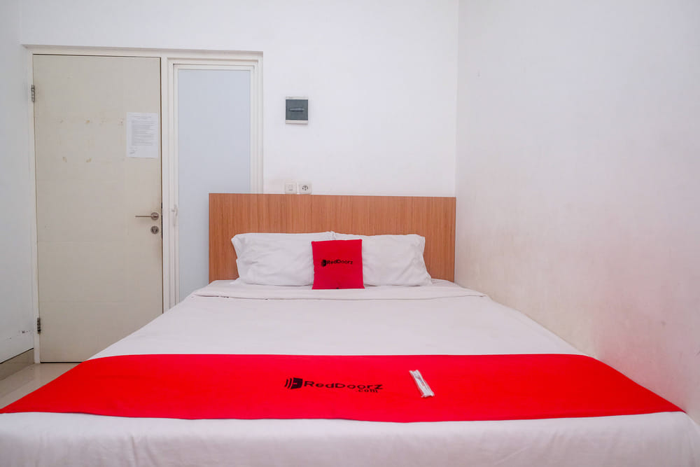 RedDoorz Room