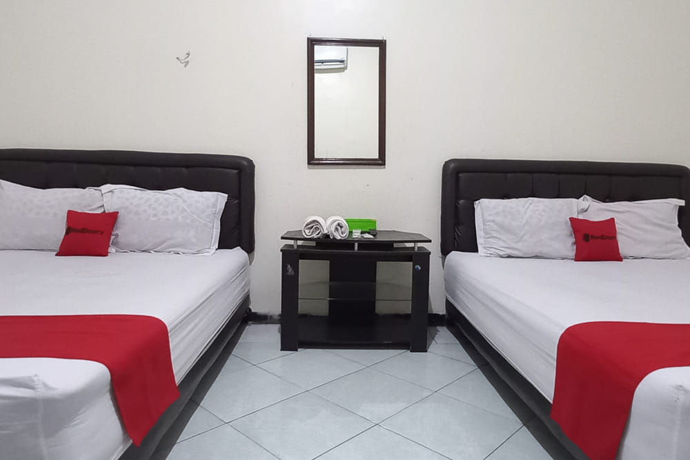 RedDoorz Family Room
