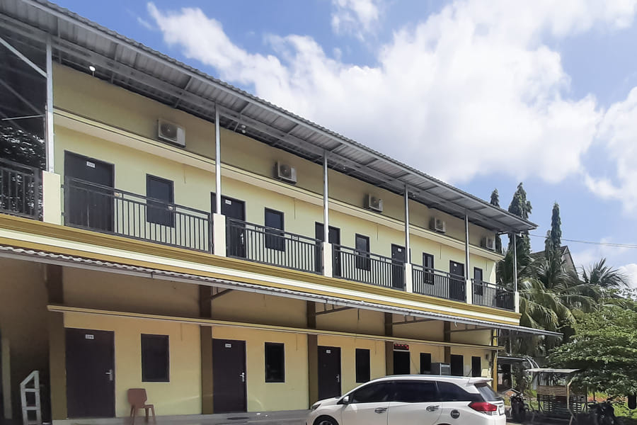 Urbanview Homestay Fira Syariah Muara Enim by RedDoorz