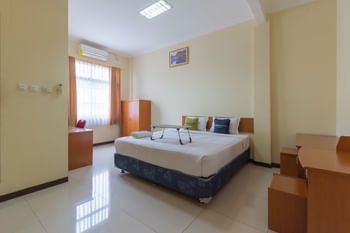 Urbanview Hotel Bartu Moh Toha Bandung