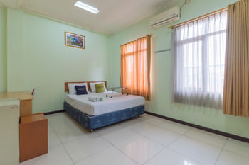 Urbanview Hotel Bartu Moh Toha Bandung