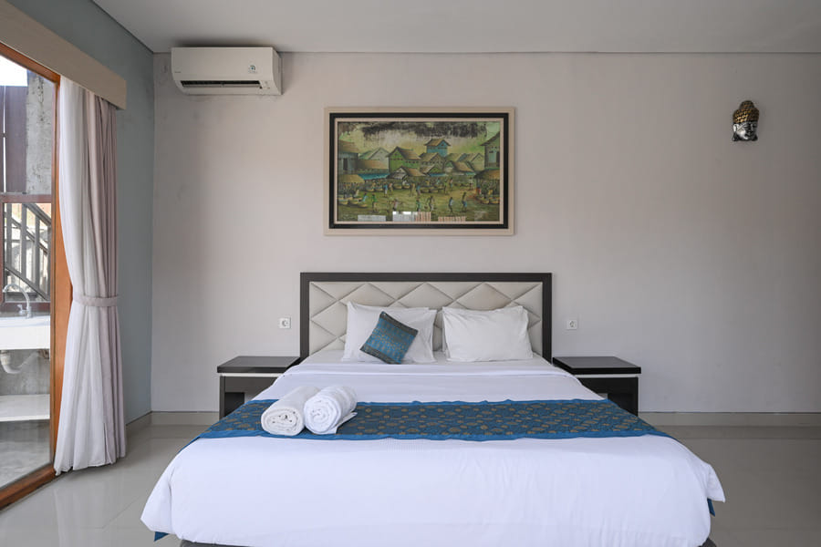 Hoki Villa by Urbanview Villa