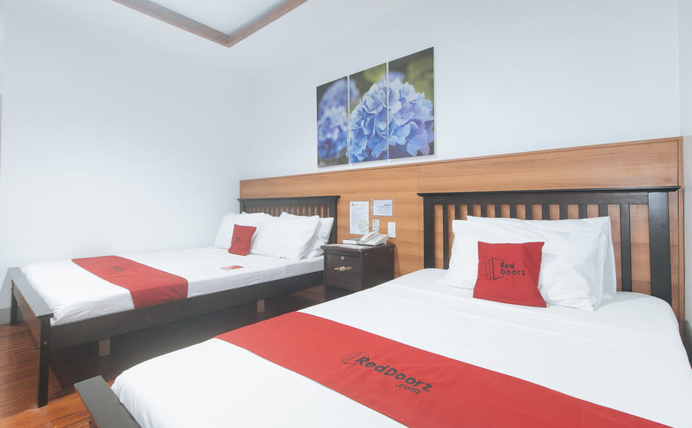 RedDoorz Deluxe Room