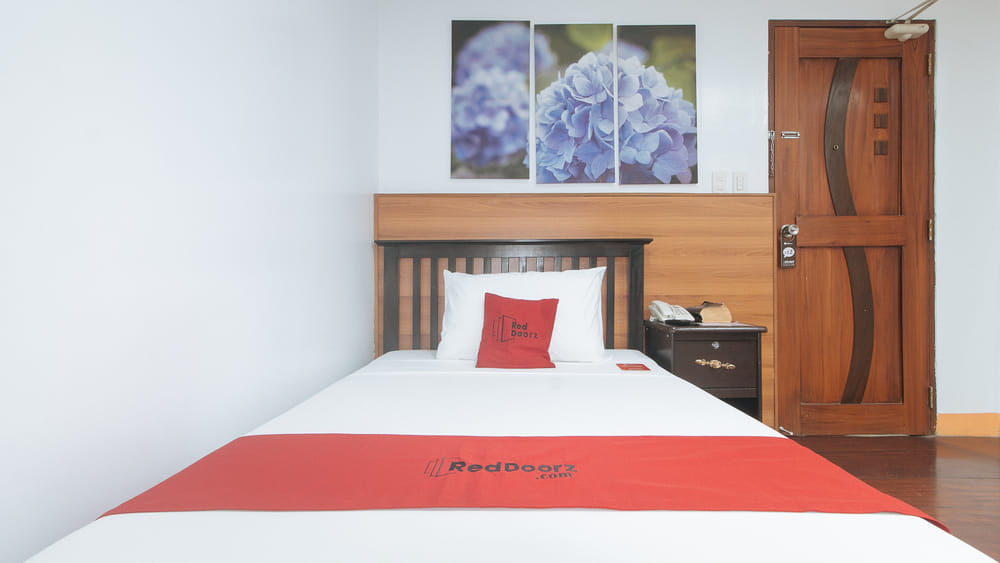 RedDoorz Single Room