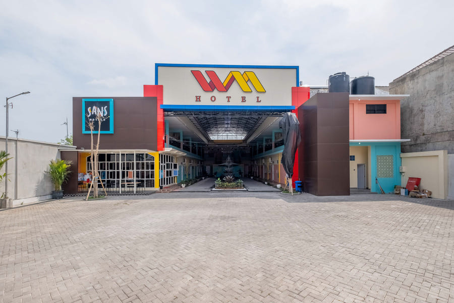 Sans WM Hotel Blitar