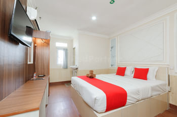 My home2 Mall Ciputra Cibubur Redpartner