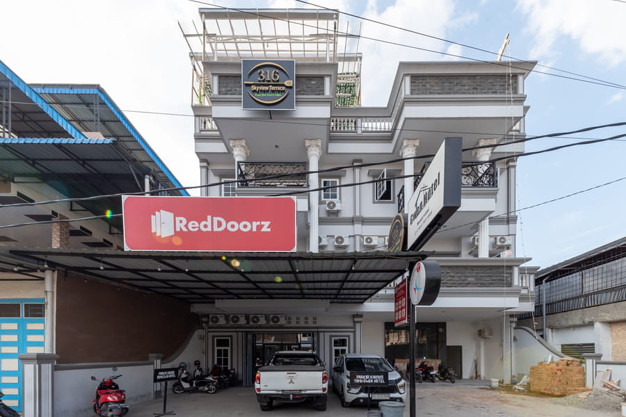 RedDoorz near Stasiun Pematangsiantar