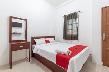 RedDoorz near Stasiun Pematangsiantar