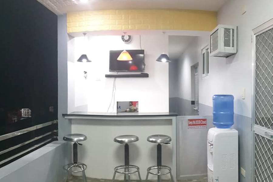 RGL Pinamalayan Condotel by RedDoorz