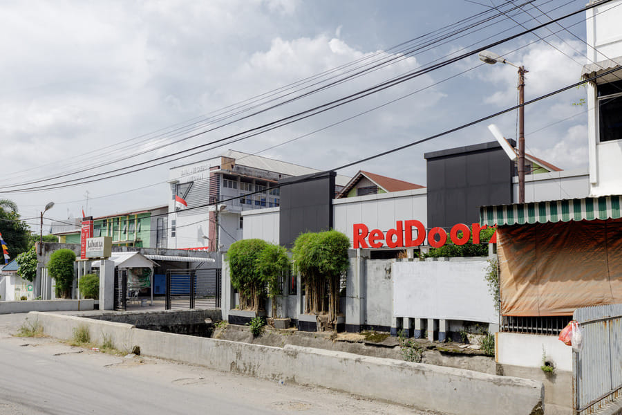RedDoorz Plus near Thamrin Plaza Medan
