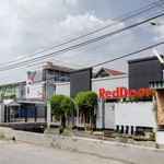 RedDoorz Plus near Thamrin Plaza Medan