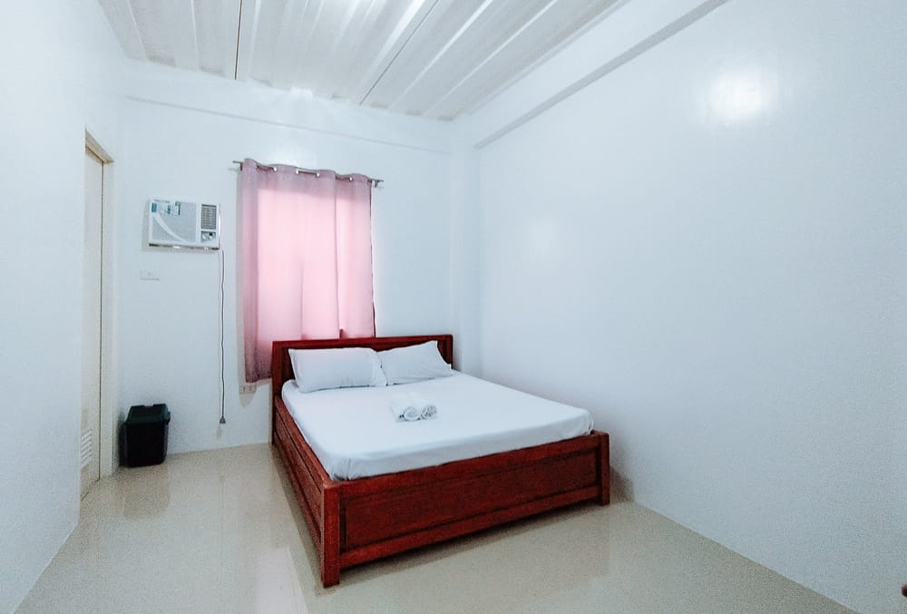 RedDoorz Standard Room