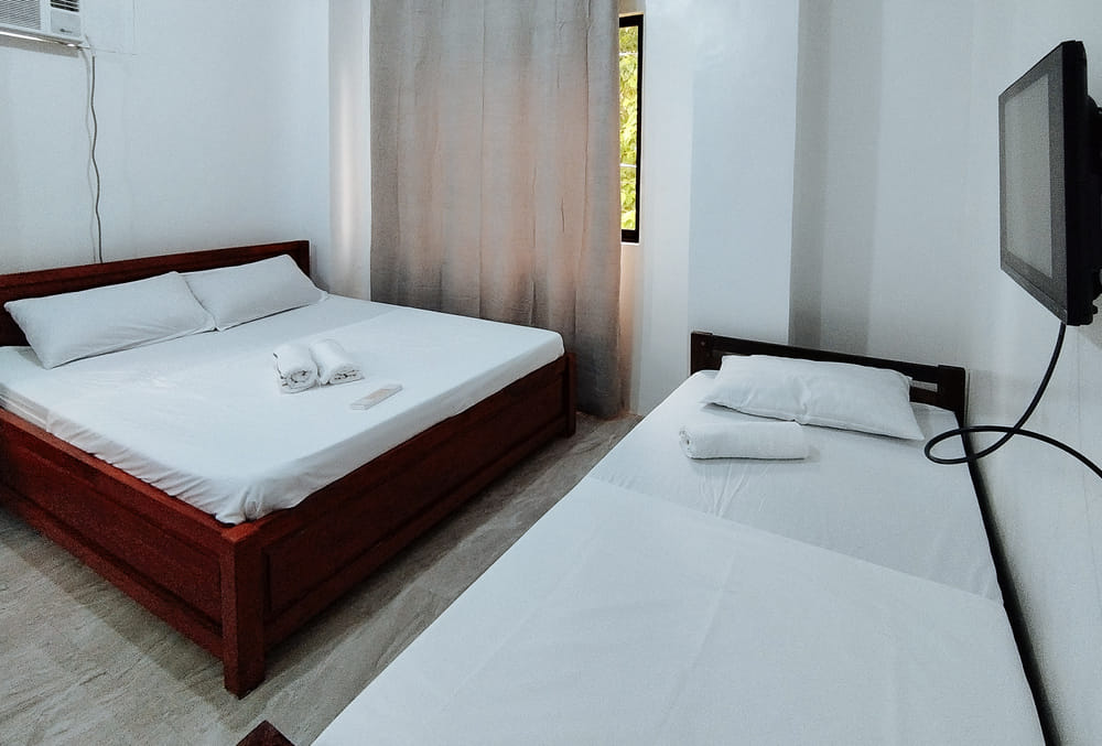 RedDoorz Deluxe Room