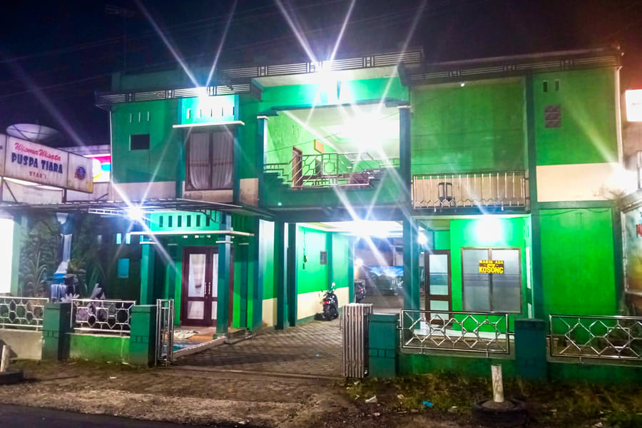 Puspa Tiara Syar'i Guci Mitra RedDoorz