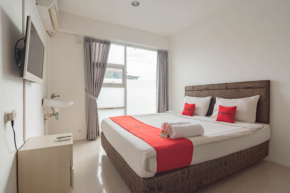 RedDoorz Room
