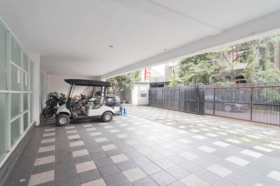 RedDoorz near Trans Studio Mall Bongo Residence