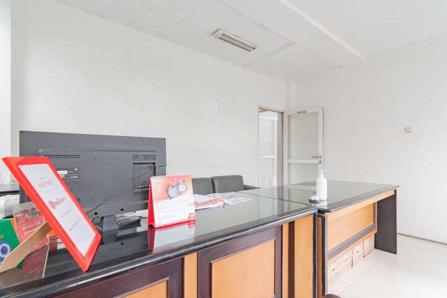 RedDoorz near Trans Studio Mall Bongo Residence