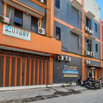 RedDoorz @ Luxury Homestay near Aloha Waru Surabaya