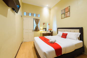 RedDoorz Plus near Universitas Sumatera Utara