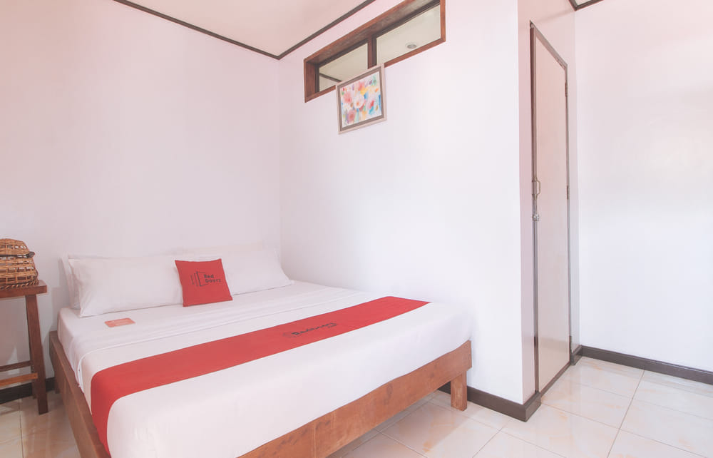 RedDoorz Room