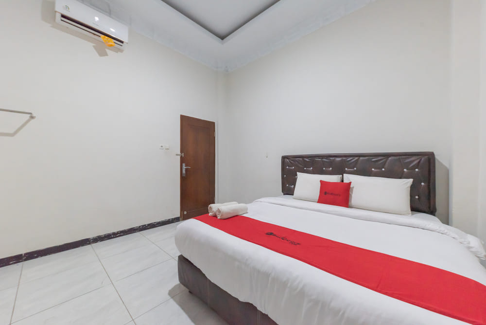 RedDoorz Room