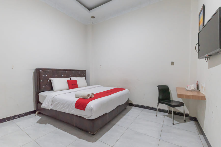 RedDoorz near CitraLand Gama City Medan