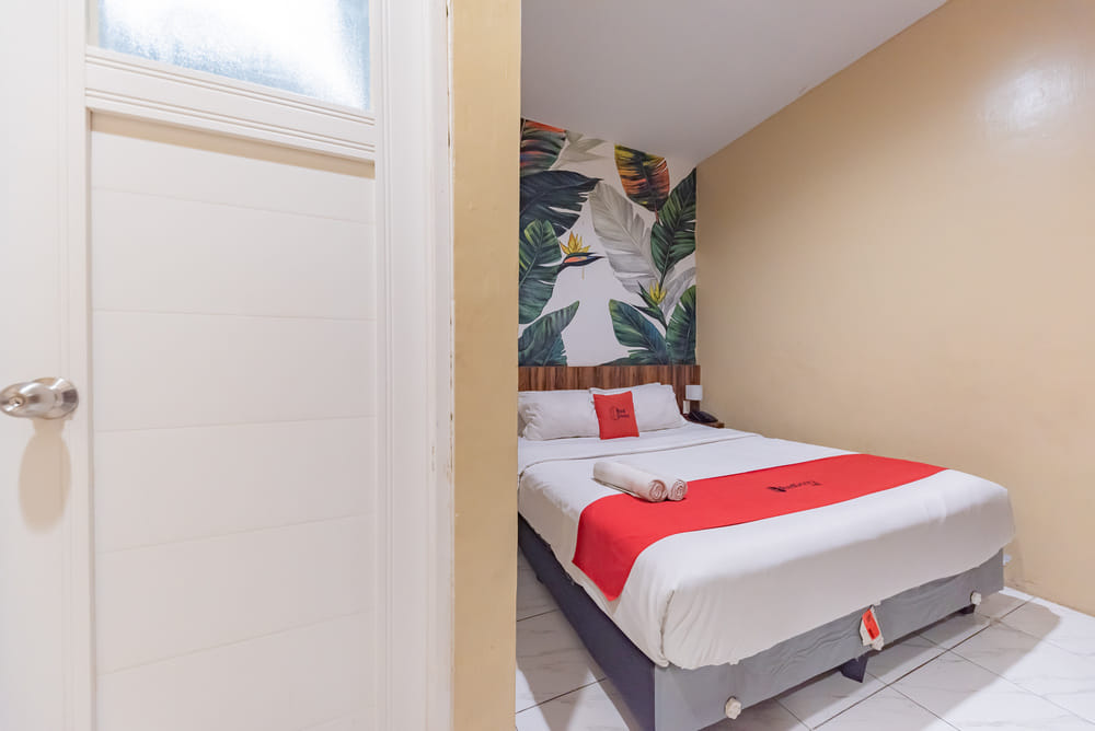 RedDoorz Room