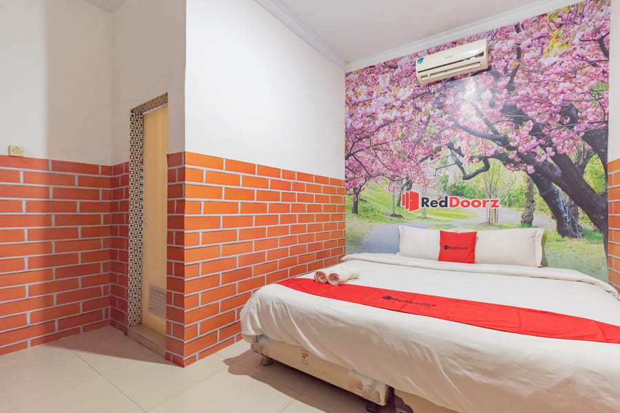 RedDoorz @ Jalan Krakatau Medan