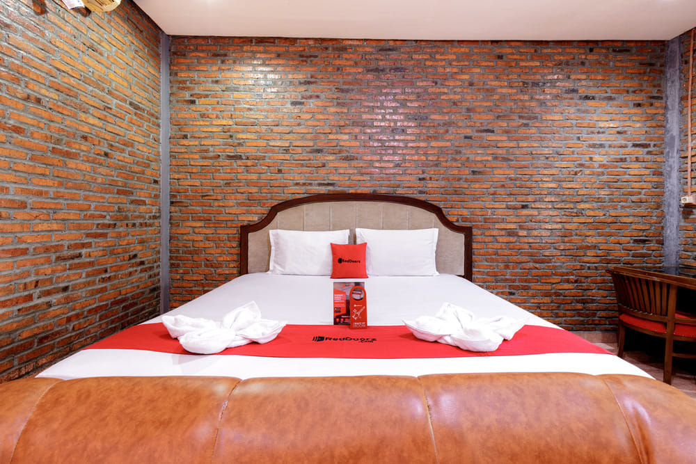 RedDoorz Deluxe Room