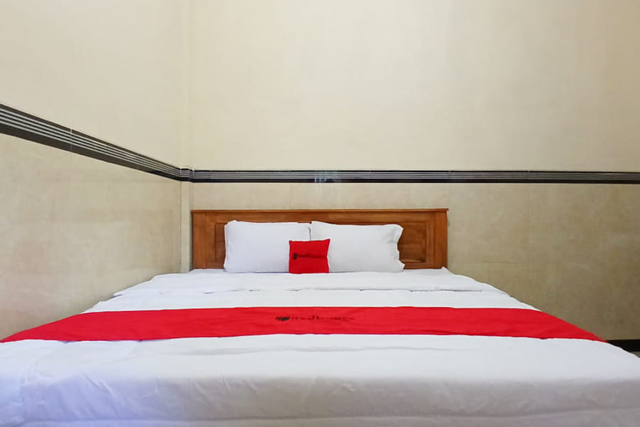 RedDoorz @ Dien Homestay Syariah Alun-alun Pasuruan