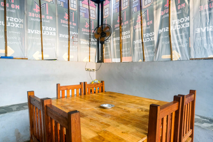 RedDoorz @ MG House Siantar Timur