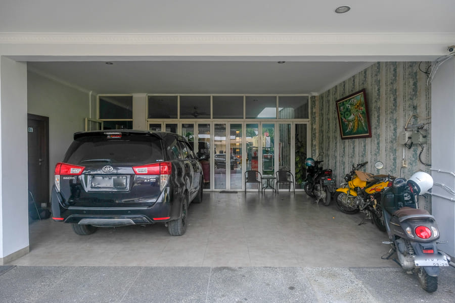 RedDoorz near Hermes Place Polonia Medan