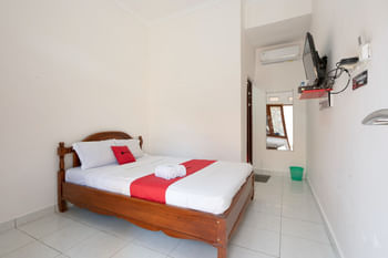 RedDoorz near Buleleng Harbour 2
