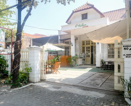 D Palma Near Lokananta Manahan Mitra RedDoorz