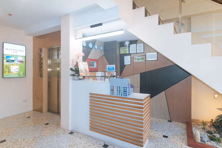 RedDoorz Plus @ Seventy Five Inn Near Manila Airport