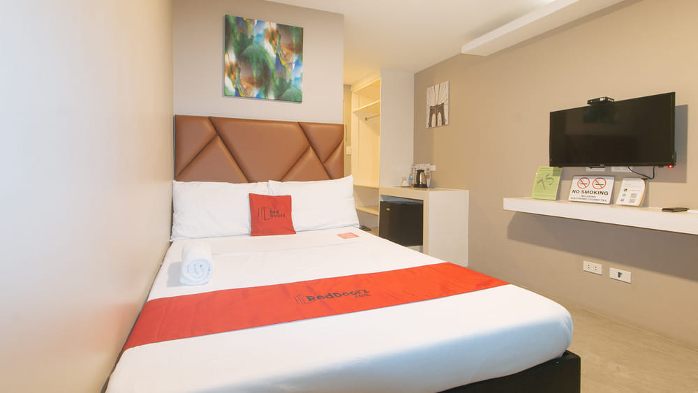 RedDoorz Standard Room