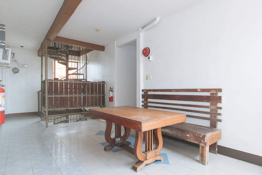 RedDoorz @ Joels Apartelle