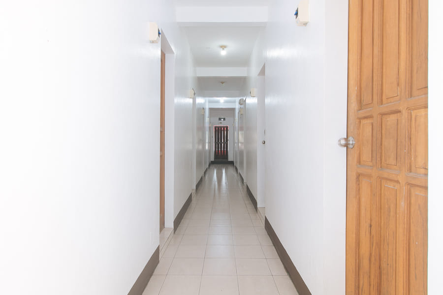 RedDoorz @ Joels Apartelle