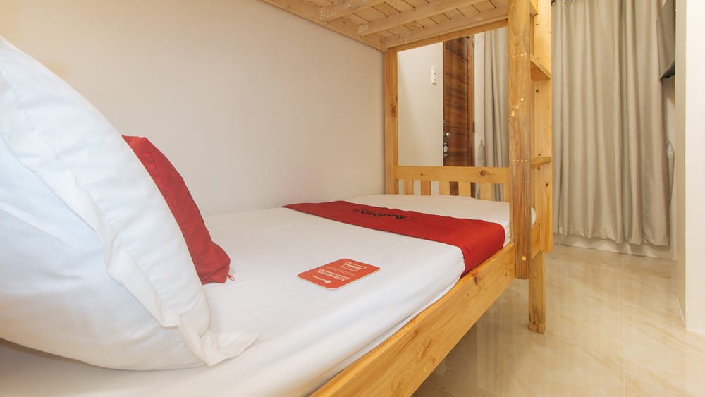 RedDoorz Standard Room