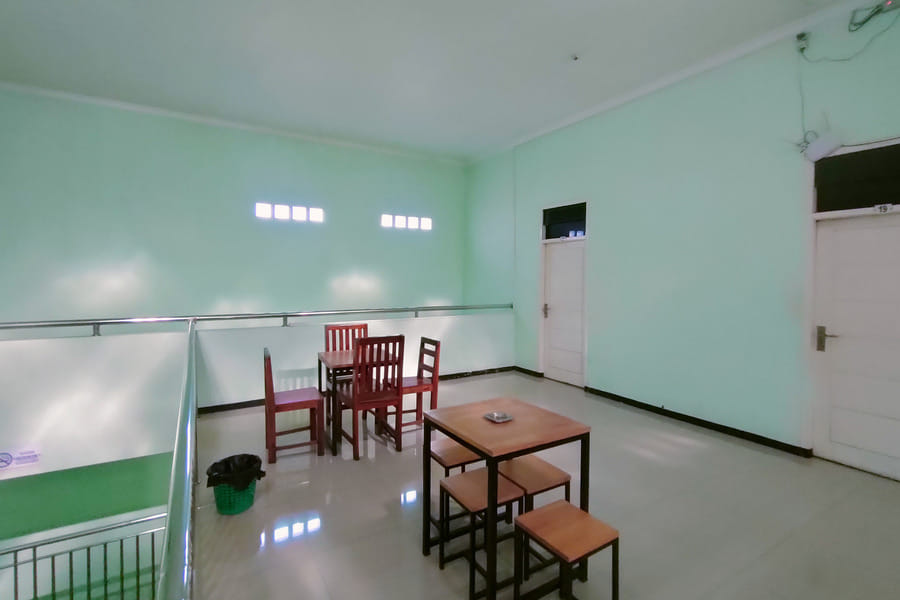 Djati Homestay Redpartner near Gor Djarum Kudus