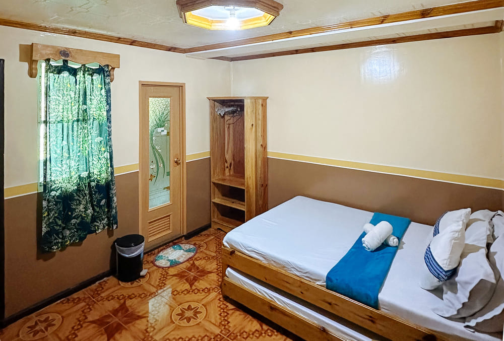 RedDoorz Room