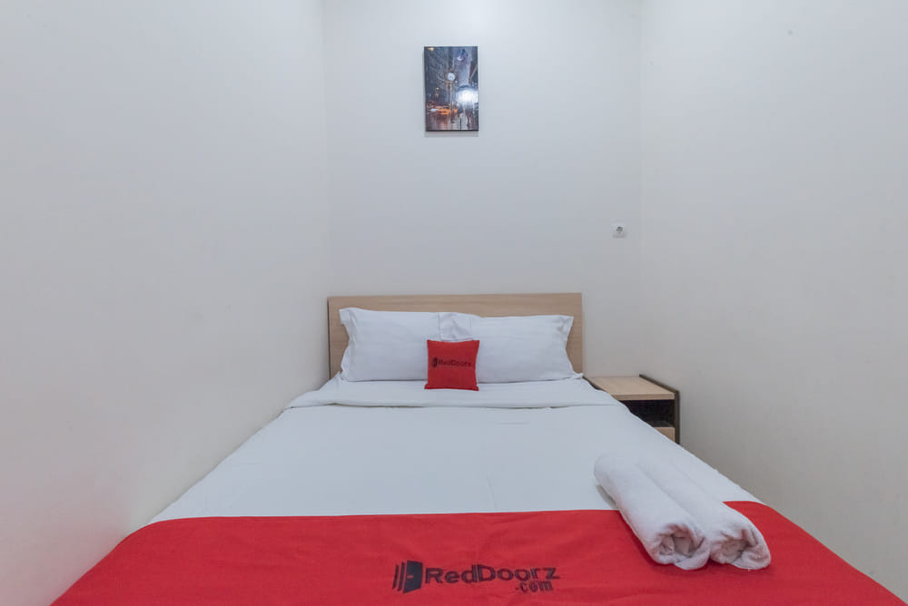 RedDoorz Room