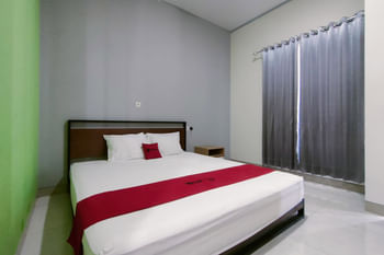 RedDoorz @ Araya House Ngawi