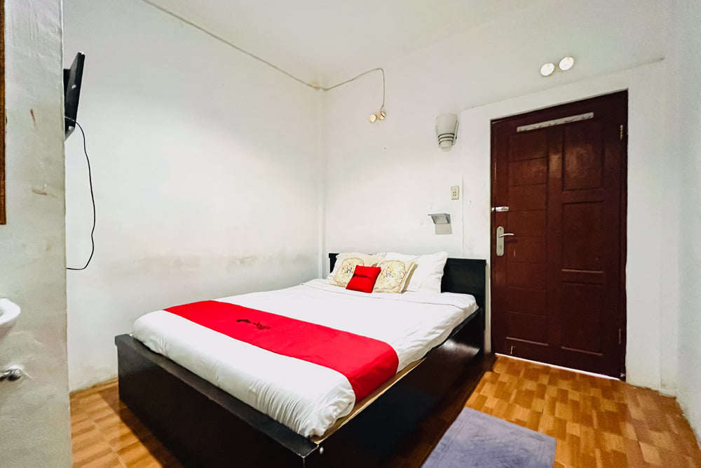 RedDoorz Room