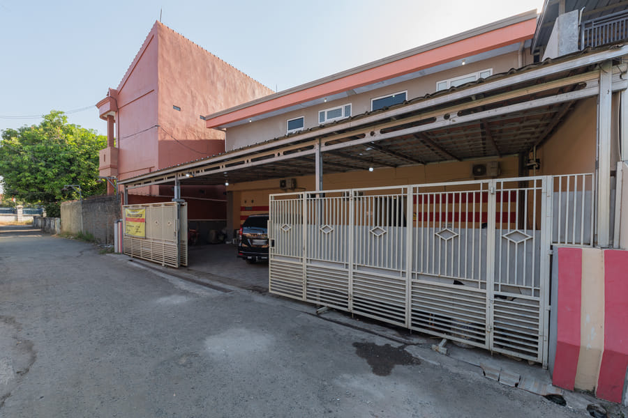 RedDoorz near RS Permata Cirebon