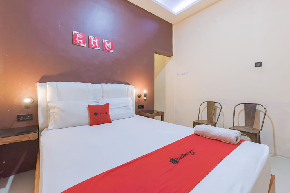 RedDoorz Superior Room