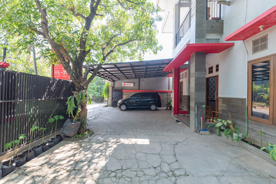 RedDoorz syariah @ Puri Kalijaga Street